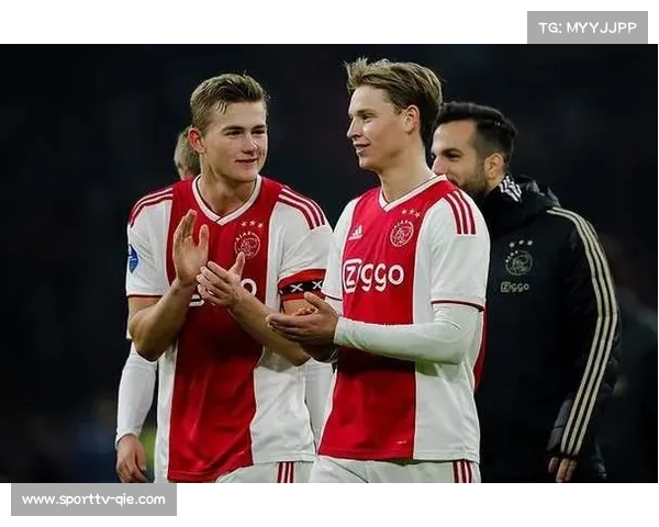 曼联2-2读秒绝平热刺，德里赫特头球救主