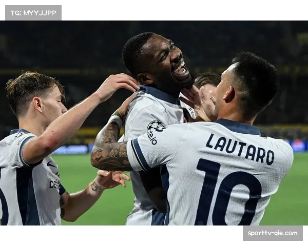 国际米兰3-0完胜卡利亚里，小图拉姆、巴雷拉、泽林斯基各入一球